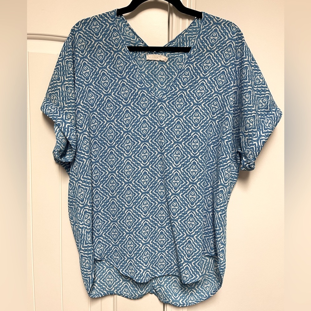 LUSH Short Sleeve Graphic Top - Size M